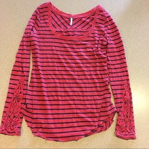 We the Free People  Lace Cuff Tuscaloosa Top S red